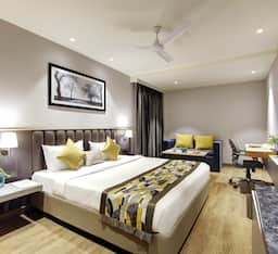 Signature Room With Smart TV