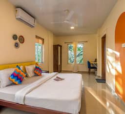 Deluxe Private AC Room with Ensuite Bathroom