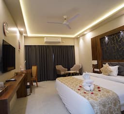Deluxe Room (Double Bed)