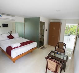 Deluxe Cottage With Balcony