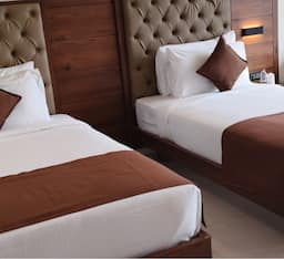 Executive Twin Bed Room
