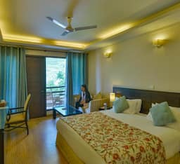 Deluxe room with Balcony - Ground Floor