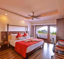 Superior Room Garden View with Queen Bed