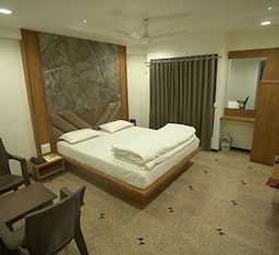 Deluxe Non Ac