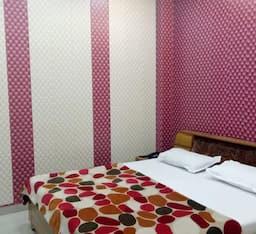 Standard Double Bedroom