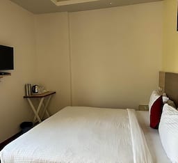 Standard Compact Room