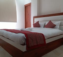 Deluxe AC Double Bed Room