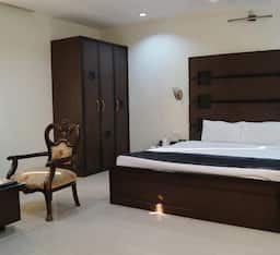 Deluxe King Bed Room