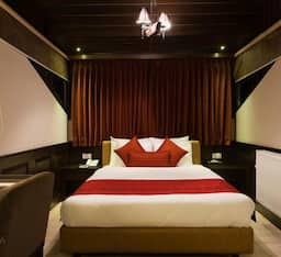 Junior Deluxe Room