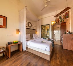 Deluxe Room (Twin Sharing)
