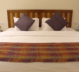 Deluxe A/C Room