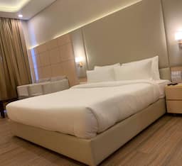 Deluxe King Bed Room