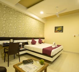 Executive Deluxe A/C Room