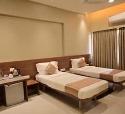 Deluxe Room (Twin Bed)