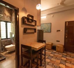 Boutique Room