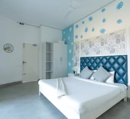 Sea View 4 BHK Villa- for families