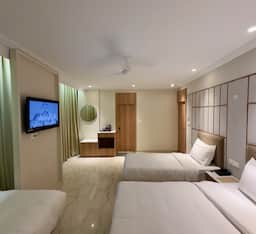 Deluxe AC Room