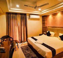 Deluxe King Room