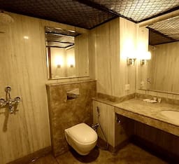 Super Deluxe Room