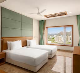 Deluxe Twin Room