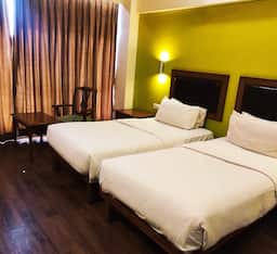 Executive Twin Bed Room