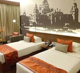 Superior room city view twin bed