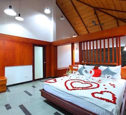 Semi Suite