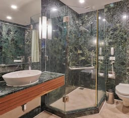 Deluxe Studio Double