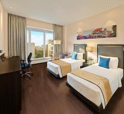 Deluxe Room City View Twin Bed