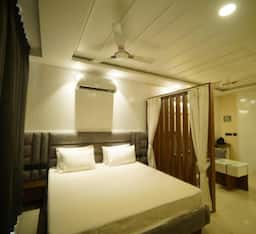 THE COZY ROOM