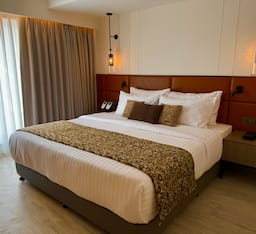 Executive Room (Queen Bed)