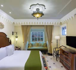 Luxury Suite with Semi Private Pool