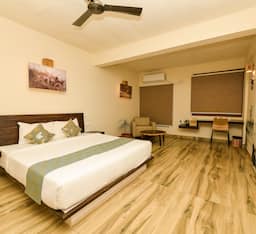 Deluxe AC Room