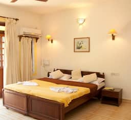 Bribon Deluxe AC Rooms