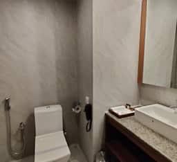 Deluxe King or Twin Room