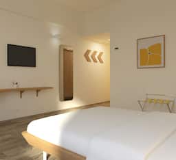 Standard Queen Room- Double