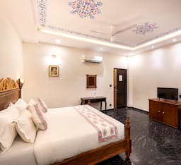 Premier Room