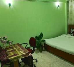 Basic Triple Room with Shared Bathroom