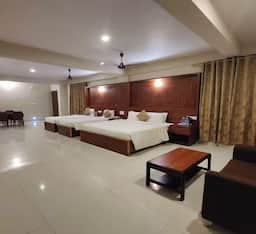 Deluxe Family Room