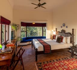 Suite Room Without Bathtub