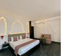 Deluxe Room-2 Single Beds