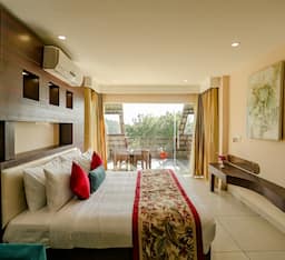 Private Cottage With Balcony Double