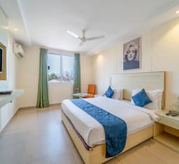 Standard Room with King Bed