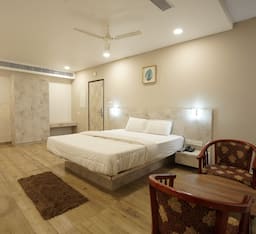 Executive Queen AC
