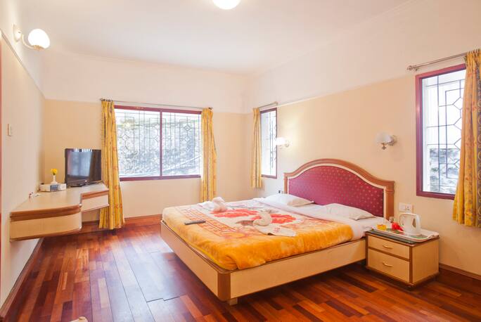 Green Lake View Resort In Kodaikanal Book Room 4286 Night
