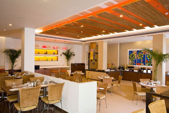 Lemon Tree Hotel East Delhi Mall Kaushambi In New Book Lemon Tree Hotel East Delhi Mall Kaushambi
