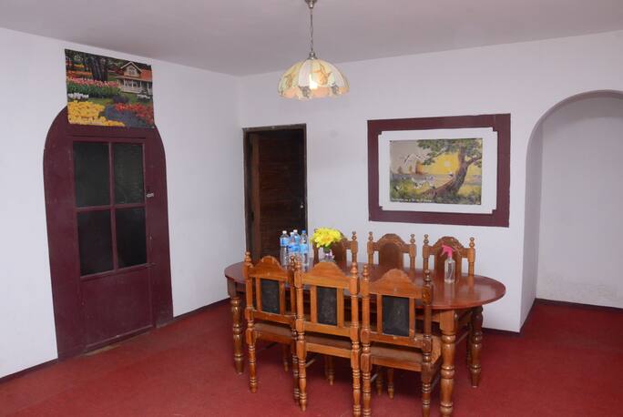 Sisiram Cottage In Munnar Book Room Night