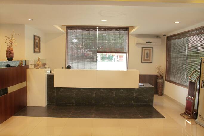 The Viceroy Comforts In Mysore Book Room 2520 Night