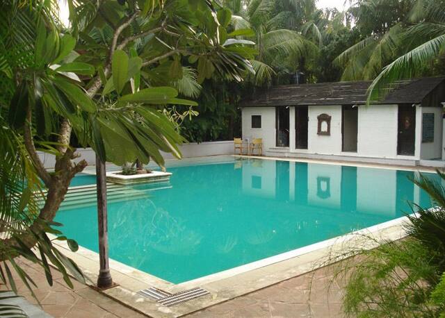 Diveagar Beach Resort Seat, pool deck, gym/garage inc. canal midi