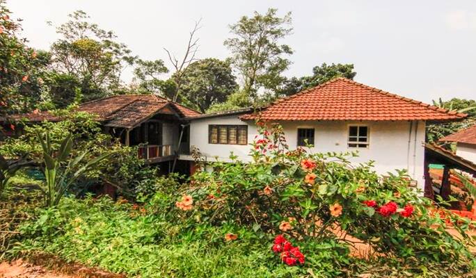 Rustic Wooden Cottage Stay Karada In Coorg Book Room Night